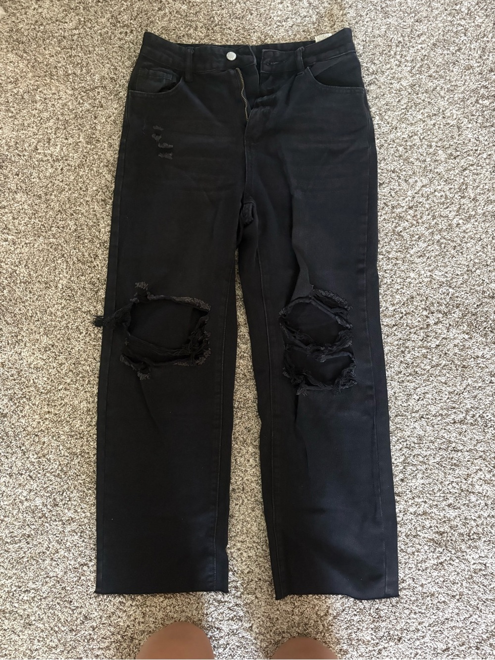SHEIN Black Straight-Leg Distressed Jeans